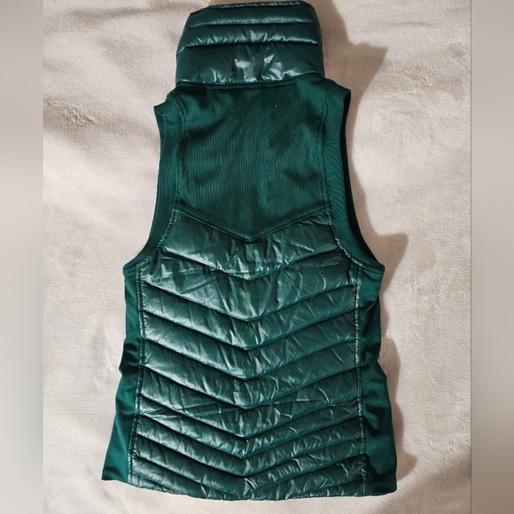 Alo yoga Green Vest Size Extra Small - Picture 3 of 9